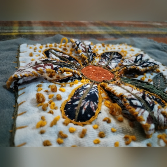 Slow Stitch 3D Flower - Picture 2 of 6